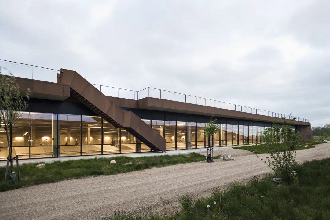 1703498218205659.jpg 1703498218205659.jpg